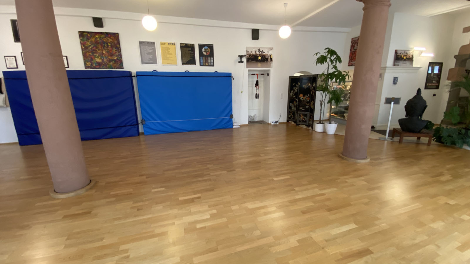 Trainings und Seminarfläche mit Parkett